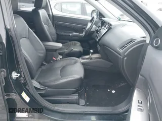 2018 Mitsubishi Outlander SEL z VIN JA4AR4AW3JU003581, wystawiony jako IAAI lot #41649517 z przebiegiem 133 160 mil mil oraz . Historia ofert i sprzedaży dostępna na DreamBid. Obrazek 5.