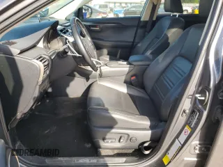 2017 Lexus NX 200t z VIN JTJBARBZ7H2120204, wystawiony jako Copart lot #54868205 z przebiegiem 59 414 mil mil oraz Szkoda całkowita • Salvage title. Historia ofert i sprzedaży dostępna na DreamBid. Obrazek 7.