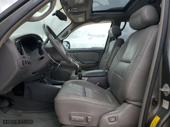 2004 Toyota Sequoia Limited with VIN 5TDZT38A34S227196, listed as a Copart auction lot 43868865 with 174,881 mi miles and Clean Title. Bid and sale history available at carsss.com. Image 7.