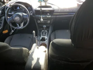 2016 Mazda 3 i Touring z VIN JM1BM1M78G1350359, wystawiony jako Copart lot #61402355 z przebiegiem 155 417 mil mil oraz Czysty tytuł • Clean title. Historia ofert i sprzedaży dostępna na DreamBid. Obrazek 8.