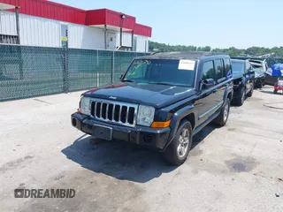 2008 Jeep Commander Sport z VIN 1J8HG48K08C132383, wystawiony jako IAAI lot #42600242 z przebiegiem 167 206 mil mil oraz . Historia ofert i sprzedaży dostępna na DreamBid. Obrazek 13.