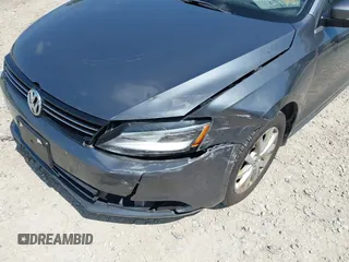 2013 Volkswagen Jetta SE with VIN 3VWDP7AJ9DM370201, listed as a IAAI auction lot 42562810 with 165,991 mi miles and . Bid and sale history available at DreamBid. Image 6.