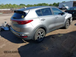 2020 Kia Sportage LX z VIN KNDPMCAC8L7628865, wystawiony jako IAAI lot #42190291 z przebiegiem 72 646 mil mil oraz . Historia ofert i sprzedaży dostępna na DreamBid. Obrazek 4.
