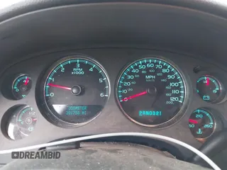 2008 Chevrolet Suburban LTZ z VIN 3GNFK16338G185462, wystawiony jako IAAI lot #42298299 z przebiegiem 301 758 mil mil oraz . Historia ofert i sprzedaży dostępna na DreamBid. Obrazek 7.