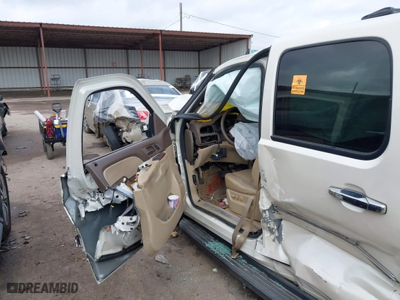 2011 Chevrolet Suburban LTZ with VIN 1GNSCKE02BR337179, listed as a IAAI auction lot 41477139 with 1 mi miles. Bid and sale history available at carsss.com. Image 6.