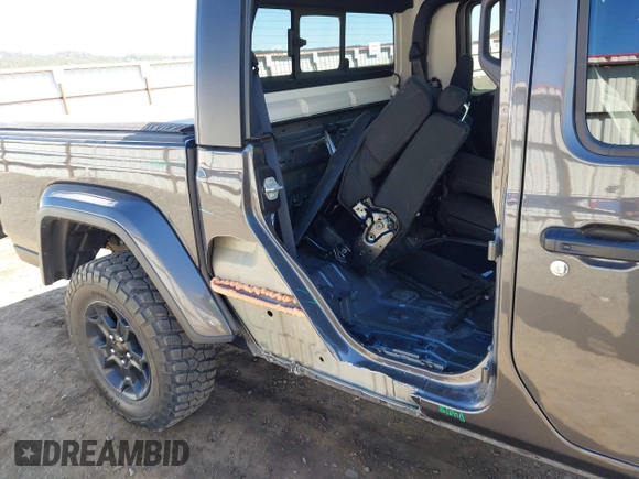 2023 Jeep Gladiator Sport S z VIN 1C6HJTAG2PL575276, wystawiony jako IAAI lot #42056473 z przebiegiem 17 043 mil mil oraz . Historia ofert i sprzedaży dostępna na DreamBid. Obrazek 6.