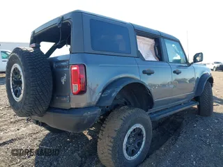 2022 Ford Bronco with VIN 1FMEE5DP0NLB85017, listed as a IAAI auction lot 41932975 with 22,514 mi miles. Bid and sale history available at carsss.com. Image 4.