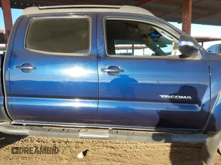 2013 Toyota Tacoma PreRunner z VIN 3TMKU4HN6DM038078, wystawiony jako IAAI lot #41397637 z przebiegiem 109 017 mil mil oraz . Historia ofert i sprzedaży dostępna na DreamBid. Obrazek 13.
