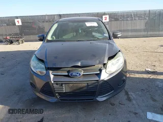 2013 Ford Focus SE with VIN 1FADP3K29DL220311, listed as a IAAI auction lot 41790487 with 136,257 mi miles. Bid and sale history available at carsss.com. Image 12.
