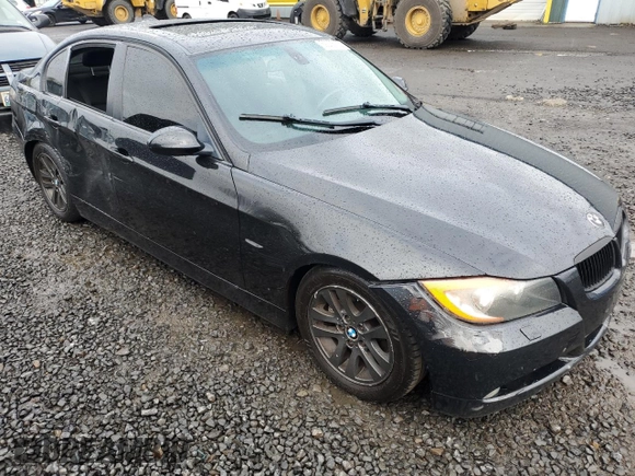 2007 BMW 3 Series 328xi with VIN WBAVC93517KX58143, listed as a Copart auction lot 52036035 with 161,954 mi miles and Salvage title. Bid and sale history available at DreamBid. Image 4.
