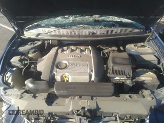 2005 Kia Sedona LX with VIN KNDUP132856700529, listed as a IAAI auction lot 41211965 with 83,460 mi miles. Bid and sale history available at carsss.com. Image 10.