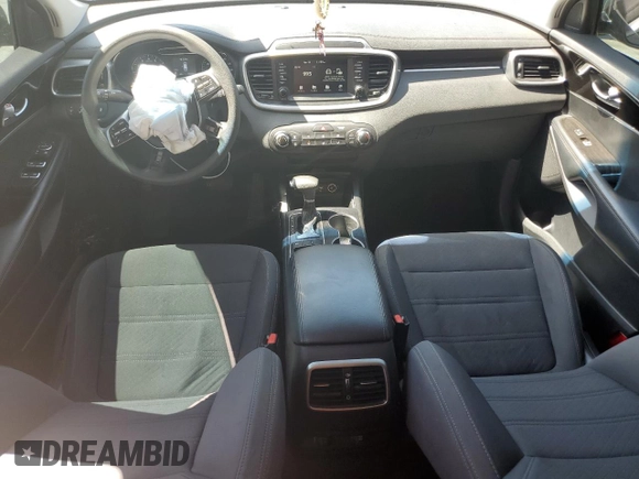 2019 Kia Sorento LX with VIN 5XYPG4A3XKG513733, listed as a Copart auction lot 53530915 with 172,370 mi miles and Non Repairable. Bid and sale history available at carsss.com. Image 8.