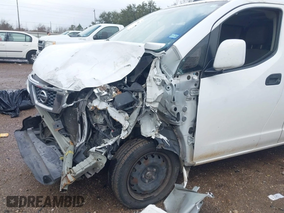 2018 Nissan NV200 SV z VIN 3N6CM0KN3JK693485, wystawiony jako IAAI lot #41699643 z przebiegiem Nie podano mil oraz . Historia ofert i sprzedaży dostępna na DreamBid. Obrazek 18.