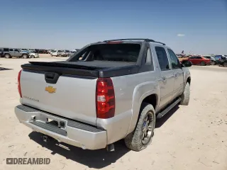 2012 Chevrolet Avalanche LT with VIN 3GNTKFE71CG210369, listed as a Copart auction lot 42892892 with 124,699 mi miles and Salvage Title. Bid and sale history available at carsss.com. Image 4.