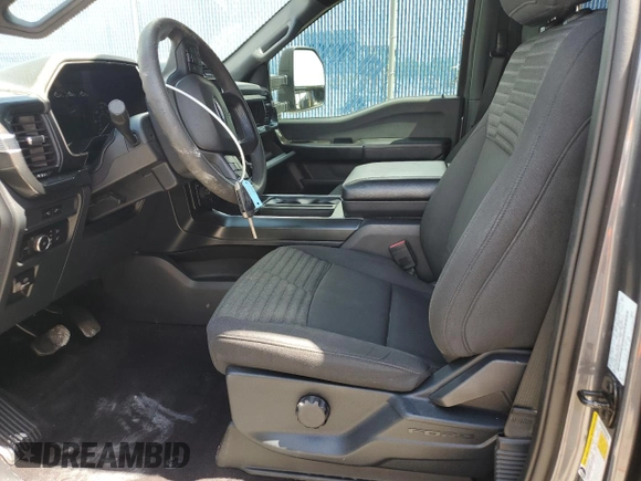 2021 Ford F-150 XL z VIN 1FTFW1E50MKD07133, wystawiony jako Copart lot #61476115 z przebiegiem 100 584 mil mil oraz Szkoda całkowita • Salvage title. Historia ofert i sprzedaży dostępna na DreamBid. Obrazek 7.