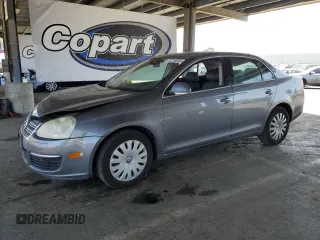 2005 Volkswagen Jetta 2.5L with VIN 3VWRG71K55M635034, listed as a Copart auction lot 61210235 with 206,470 mi miles and Salvage title. Bid and sale history available at DreamBid. Image 1.