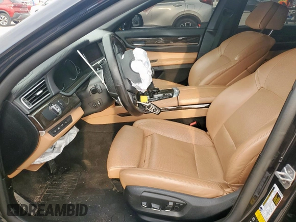 2015 BMW 7 Series 750i xDrive с VIN WBAYB6C55FD966172, выставлен на аукционе Copart как лот 55086405 с пробегом Не указан миль и Списание • Salvage title. История ставок и продаж доступна на DreamBid. Изображение 7.