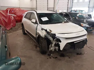 2024 Kia Niro EX Touring with VIN KNDCR3LE8R5127624, listed as a IAAI auction lot 41603103 with 37,653 mi miles. Bid and sale history available at carsss.com. Image 1.