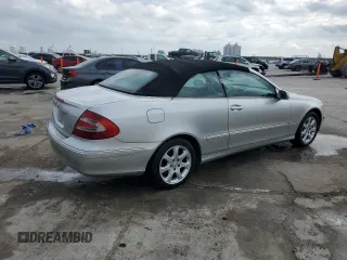2004 Mercedes-Benz CLK Cabriolet 3.2L with VIN WDBTK65G94T017124, listed as a Copart auction lot 82833254 with 232,402 mi miles and Salvage Title. Bid and sale history available at carsss.com. Image 3.
