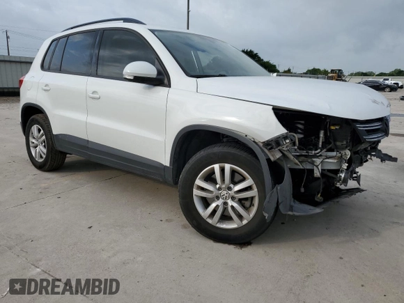 2017 Volkswagen Tiguan S z VIN WVGAV7AX3HK015484, wystawiony jako Copart lot #54958235 z przebiegiem 56 100 mil mil oraz Szkoda całkowita • Salvage title. Historia ofert i sprzedaży dostępna na DreamBid. Obrazek 4.