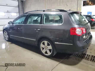 2008 Volkswagen Passat Komfort with VIN WVWLK73C88E240272, listed as a Copart auction lot 57714685 with 155,441 mi miles and Clean title. Bid and sale history available at DreamBid. Image 2.