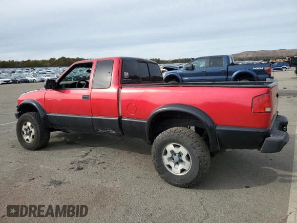 2002 Chevrolet S-10 LS with VIN 1GCCT19W528148246, listed as a Copart auction lot 45929905 with 151,017 mi miles and Salvage Title. Bid and sale history available at carsss.com. Image 2.