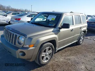 2008 Jeep Patriot Sport with VIN 1J8FF28W68D597262, listed as a IAAI auction lot 41835386 with 120,266 mi miles. Bid and sale history available at carsss.com. Image 17.