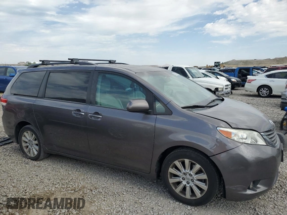 2013 Toyota Sienna XLE z VIN 5TDDK3DC8DS069085, wystawiony jako Copart lot #62768235 z przebiegiem 140 242 mil mil oraz Szkoda całkowita • Salvage title. Historia ofert i sprzedaży dostępna na DreamBid. Obrazek 4.