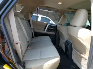 2019 Toyota 4Runner SR5 z VIN JTEBU5JR3K5700930, wystawiony jako Copart lot #61685775 z przebiegiem 67 194 mil mil oraz Szkoda całkowita • Salvage title. Historia ofert i sprzedaży dostępna na DreamBid. Obrazek 10.
