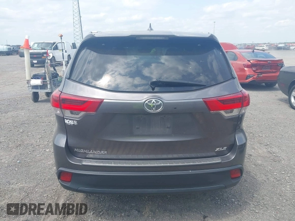 2019 Toyota Highlander SE with VIN 5TDKZRFH3KS353087, listed as a IAAI auction lot 42006593 with 74,214 mi miles and . Bid and sale history available at DreamBid. Image 17.