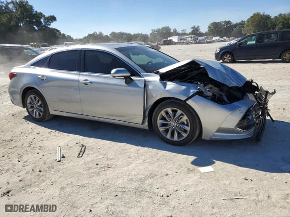 2022 Toyota Avalon XLE with VIN 4T1AZ1FB2NU082592, listed as a Copart auction lot 88888385 with 35,112 mi miles and Salvage Title. Bid and sale history available at carsss.com. Image 4.