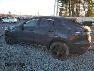 2022 Maserati Levante Modena S with VIN ZN661ZUM5NX396321, listed as a Copart auction lot 87076404 with 38,546 mi miles and Salvage Title. Bid and sale history available at carsss.com. Image 2.
