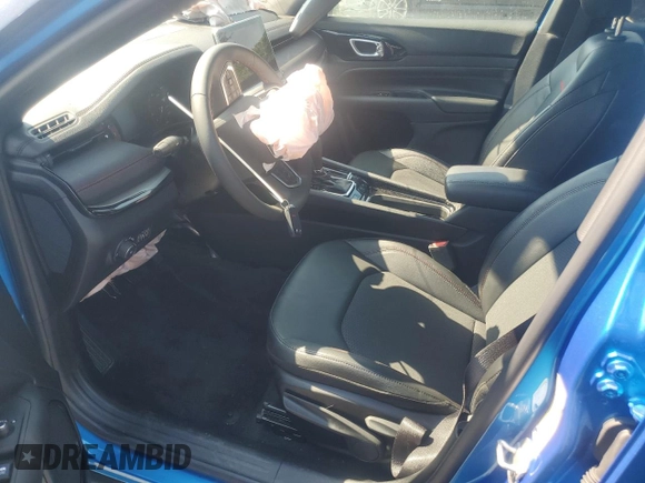 2025 Jeep Compass Trailhawk with VIN 3C4NJDDNXST556886, listed as a Copart auction lot 63569125 with 1,528 mi miles and Clean title. Bid and sale history available at DreamBid. Image 7.