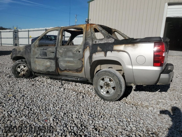 2008 Chevrolet Avalanche LS with VIN 3GNFK12328G284053, listed as a Copart auction lot 81843974 with Not provided miles and Non repairable. Bid and sale history available at DreamBid. Image 2.