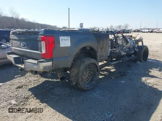 2017 Ford F-250 Lariat z VIN 1FT7W2BT2HEF09554, wystawiony jako IAAI lot #41761642 z przebiegiem 141 216 mil mil oraz . Historia ofert i sprzedaży dostępna na DreamBid. Obrazek 4.