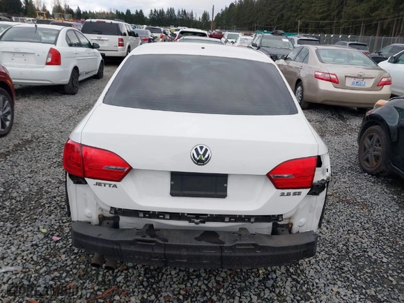 2011 Volkswagen Jetta Sedan SE w/Convenience with VIN 3VWDX7AJ7BM304288, listed as a IAAI auction lot 41702884 with 144,839 mi miles. Bid and sale history available at carsss.com. Image 17.
