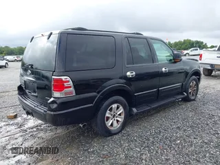 2003 Ford Expedition Eddie Bauer z VIN 1FMPU17L33LA92471, wystawiony jako IAAI lot #42628785 z przebiegiem 238 457 mil mil oraz . Historia ofert i sprzedaży dostępna na DreamBid. Obrazek 4.