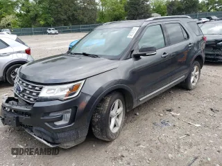 2017 Ford Explorer XLT z VIN 1FM5K8D87HGC37128, wystawiony jako Copart lot #56136735 z przebiegiem 103 895 mil mil oraz Szkoda całkowita • Salvage title. Historia ofert i sprzedaży dostępna na DreamBid. Obrazek 1.