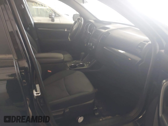 2013 Kia Sorento LX with VIN 5XYKT4A24DG364087, listed as a IAAI auction lot 42540199 with 238,247 mi miles and . Bid and sale history available at DreamBid. Image 5.