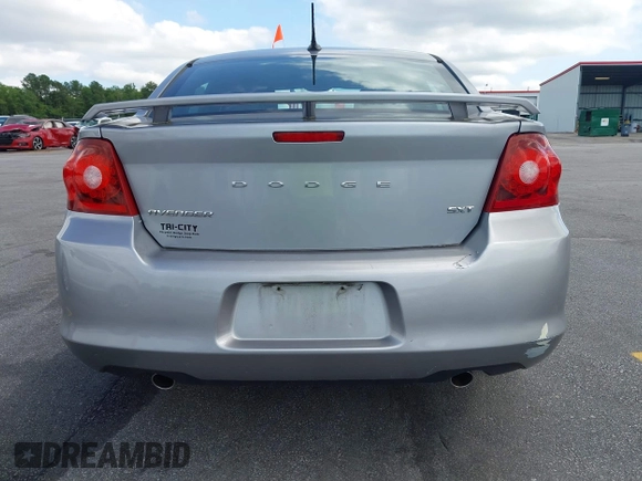 2013 Dodge Avenger SXT z VIN 1C3CDZCG7DN742374, wystawiony jako IAAI lot #42349766 z przebiegiem 110 867 mil mil oraz . Historia ofert i sprzedaży dostępna na DreamBid. Obrazek 13.