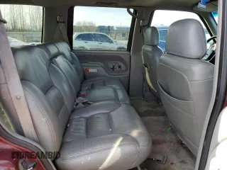 1998 GMC Yukon with VIN 1GKEK13R4WJ719517, listed as a Copart auction lot 44651715 with 230,062 mi miles and Clean Title. Bid and sale history available at carsss.com. Image 11.