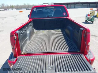 2000 Chevrolet S-10 LS with VIN 1GCCS1449Y8126199, listed as a IAAI auction lot 42052804 with 80,005 mi miles. Bid and sale history available at carsss.com. Image 8.