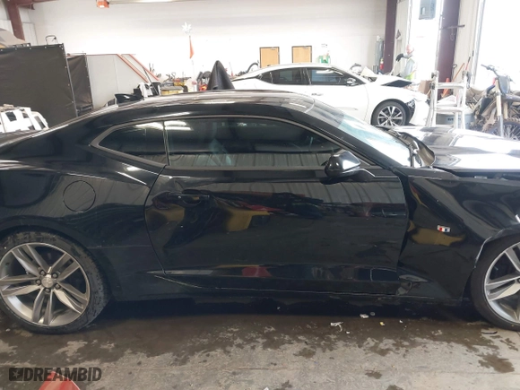 2017 Chevrolet Camaro 2LT with VIN 1G1FD1RS0H0105733, listed as a IAAI auction lot 41776977 with 77,687 mi miles. Bid and sale history available at carsss.com. Image 14.