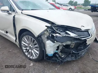 2015 Lincoln MKZ with VIN 3LN6L2JK9FR622100, listed as a IAAI auction lot 42269664 with 52,287 mi miles and . Bid and sale history available at DreamBid. Image 6.
