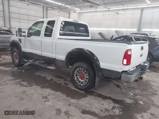2009 Ford Super Duty F-250 SRW XL with VIN 1FTSX21579EA23060, listed as a IAAI auction lot 41308974 with 186,631 mi miles. Bid and sale history available at carsss.com. Image 3.