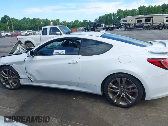 2015 Hyundai Genesis Coupe R-Spec with VIN KMHHU6KJ4FU127511, listed as a IAAI auction lot 42214070 with Not provided miles and . Bid and sale history available at DreamBid. Image 15.