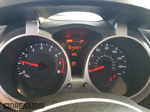 2016 Nissan Juke S z VIN JN8AF5MR1GT601892, wystawiony jako Copart lot #56599415 z przebiegiem 164 097 mil mil oraz Szkoda całkowita • Salvage title. Historia ofert i sprzedaży dostępna na DreamBid. Obrazek 9.