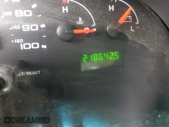 2005 Ford Econoline Cargo with VIN 1FTNE24W25HB03401, listed as a Copart auction lot 85960554 with 218,642 mi miles and Salvage Title. Bid and sale history available at carsss.com. Image 9.