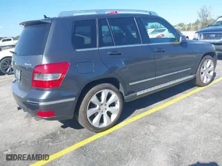 2010 Mercedes-Benz GLK-Class GLK 350 with VIN WDCGG8HB1AF355024, listed as a IAAI auction lot 41839248 with 128,347 mi miles. Bid and sale history available at carsss.com. Image 4.