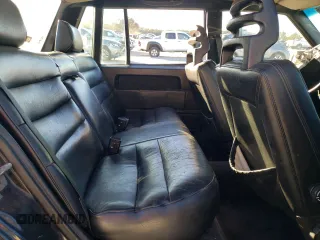 1988 Volvo 740 with VIN YV1FA8748J2287599, listed as a Copart auction lot 41673465 with 218,034 mi miles and Salvage Title. Bid and sale history available at carsss.com. Image 10.